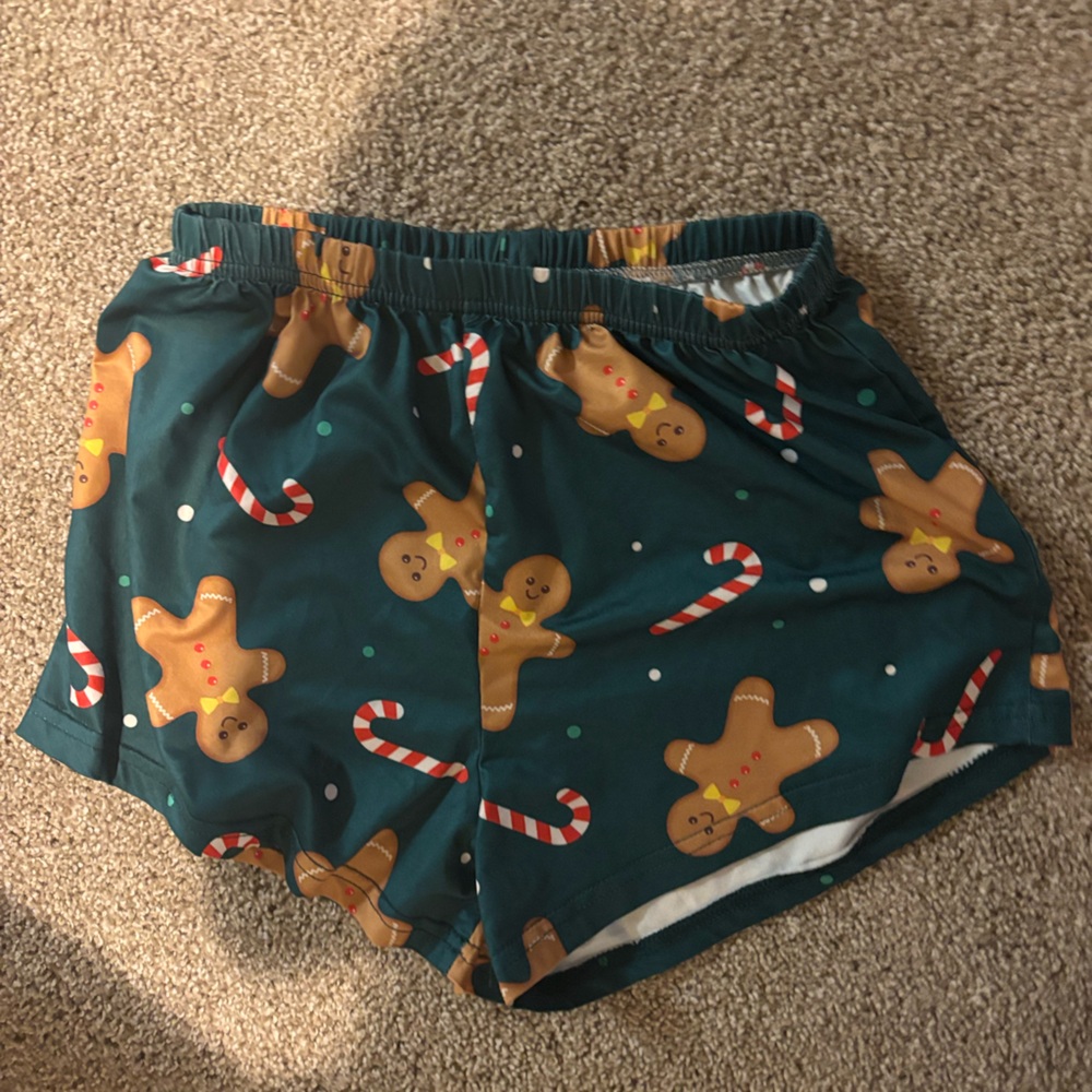 SHEIN Green Gingerbread Print Pajama Shorts
